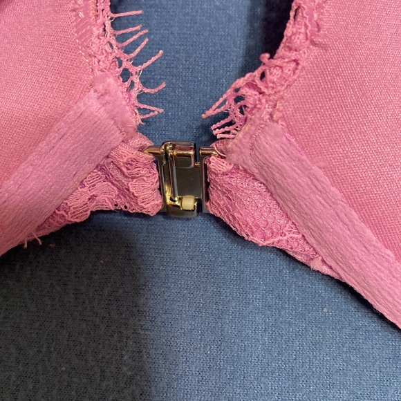 New very sexy pinky Victoria’s Secret lace push up bra with adjustable straps - Picture 6 of 12